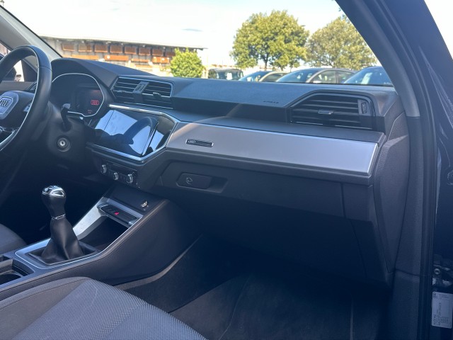 Véhicule AUDI Q3 à vendre